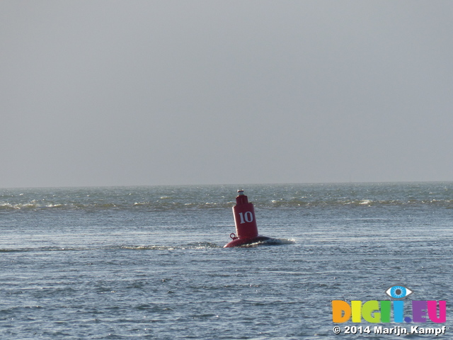 FZ010577 Slanted buoy from tide and wind in Exmouth